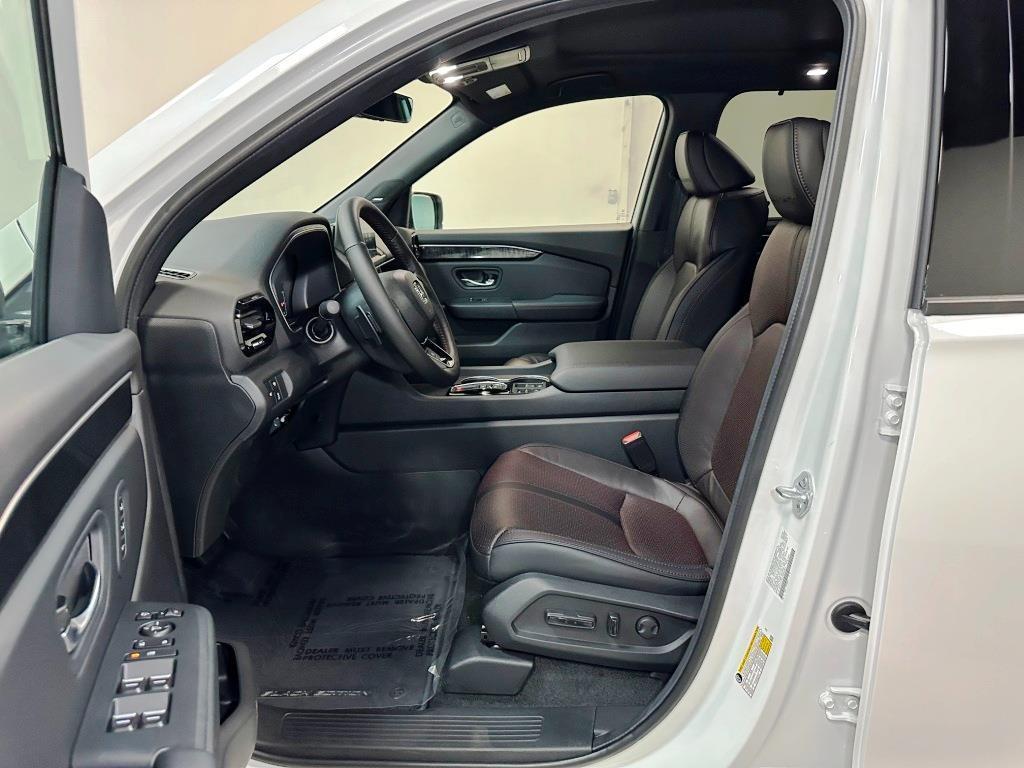 new 2025 Honda Pilot car, priced at $55,485