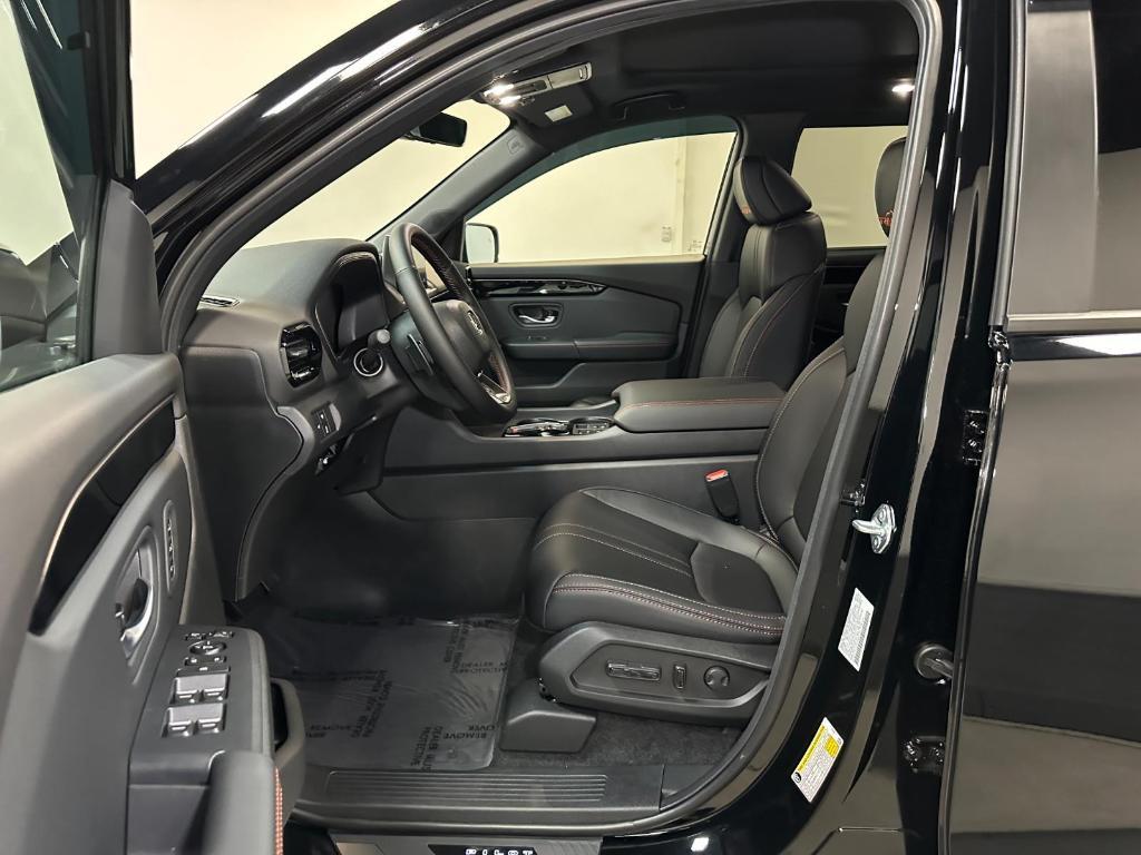 new 2025 Honda Pilot car, priced at $49,850