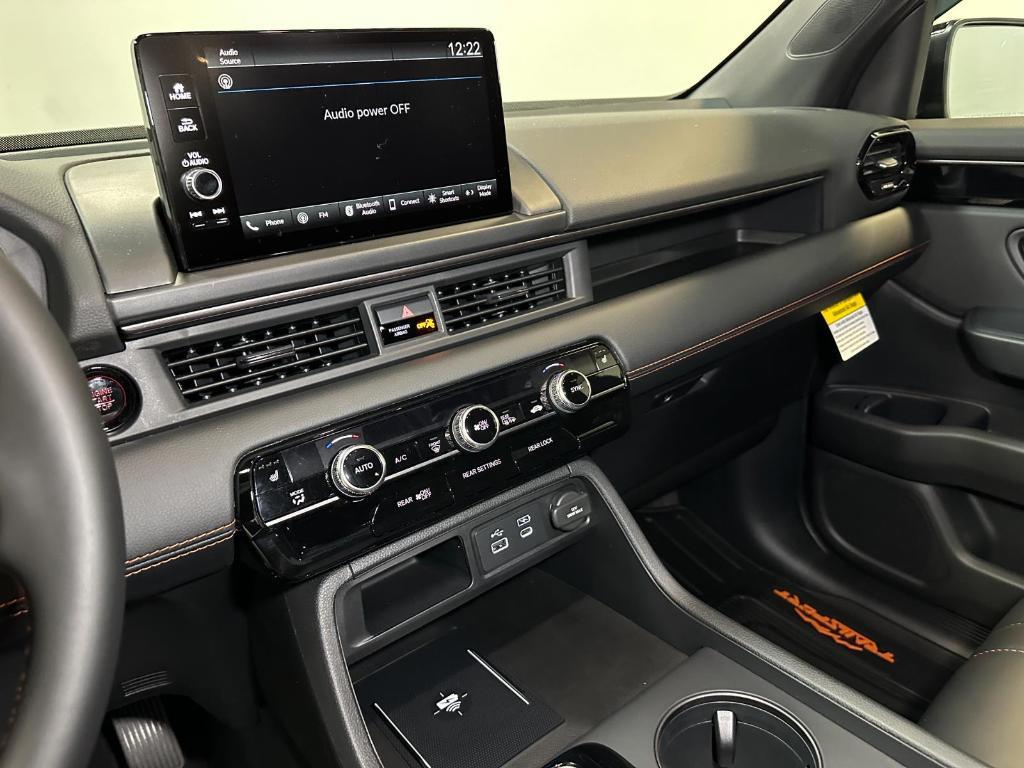new 2025 Honda Pilot car, priced at $49,850