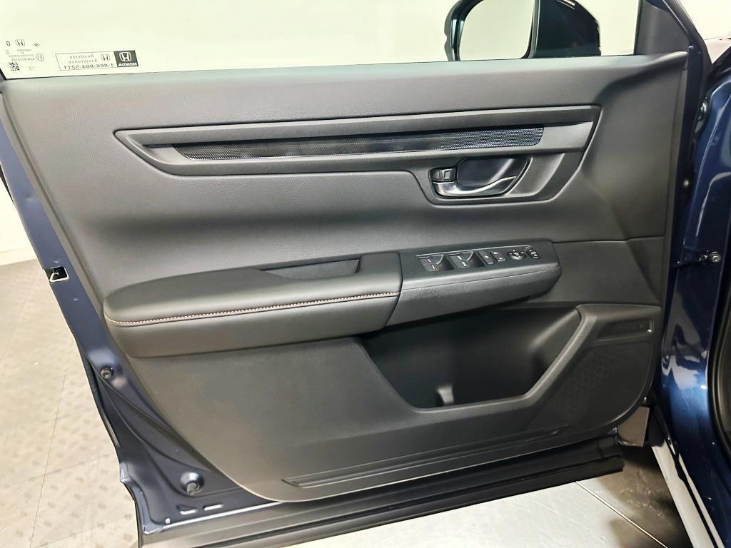 new 2026 Honda CR-V Hybrid car, priced at $38,750