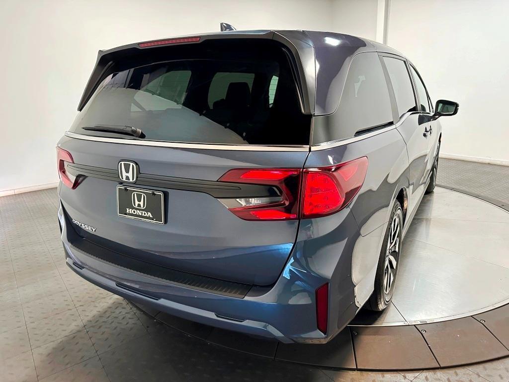 new 2026 Honda Odyssey car, priced at $44,290