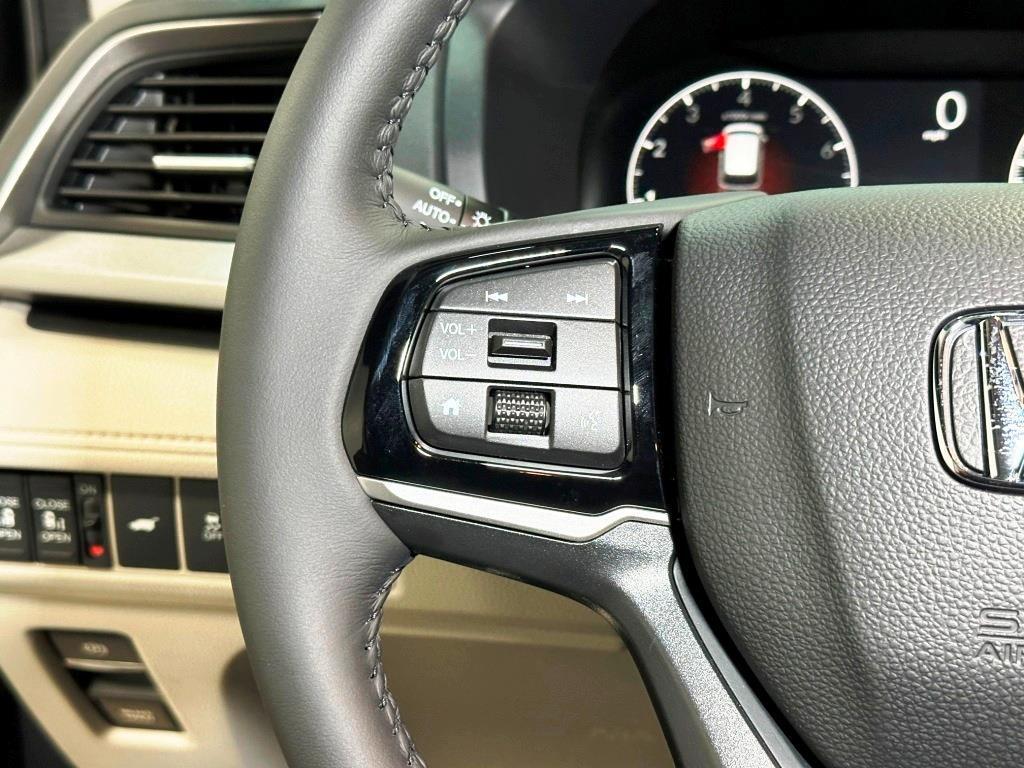 new 2026 Honda Odyssey car, priced at $44,290