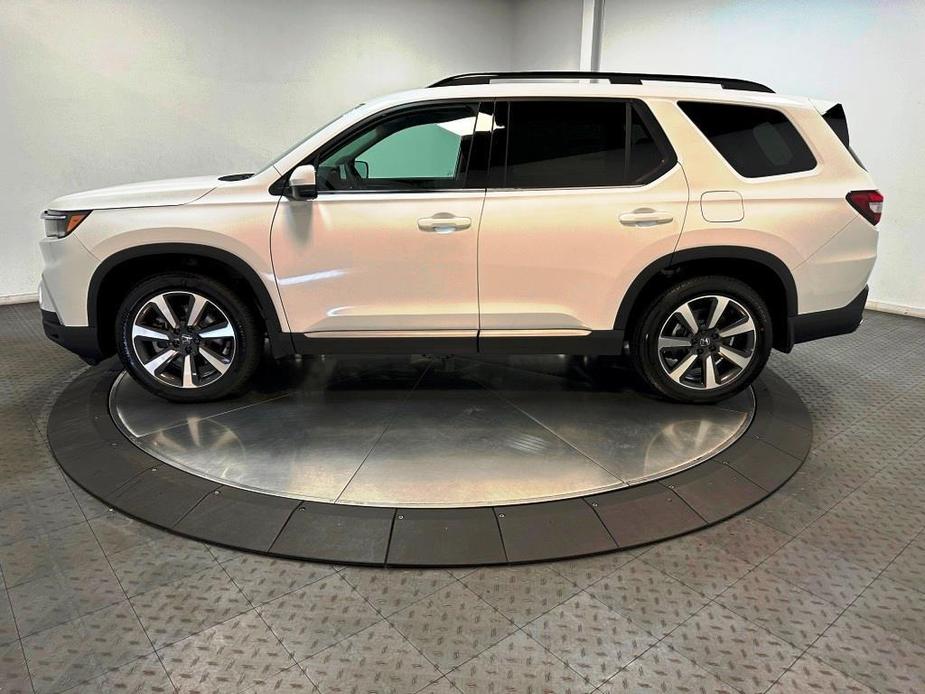 new 2025 Honda Pilot car, priced at $52,440