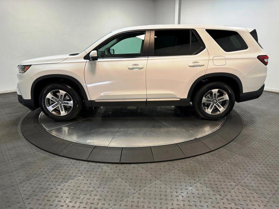 new 2025 Honda Pilot car, priced at $48,180