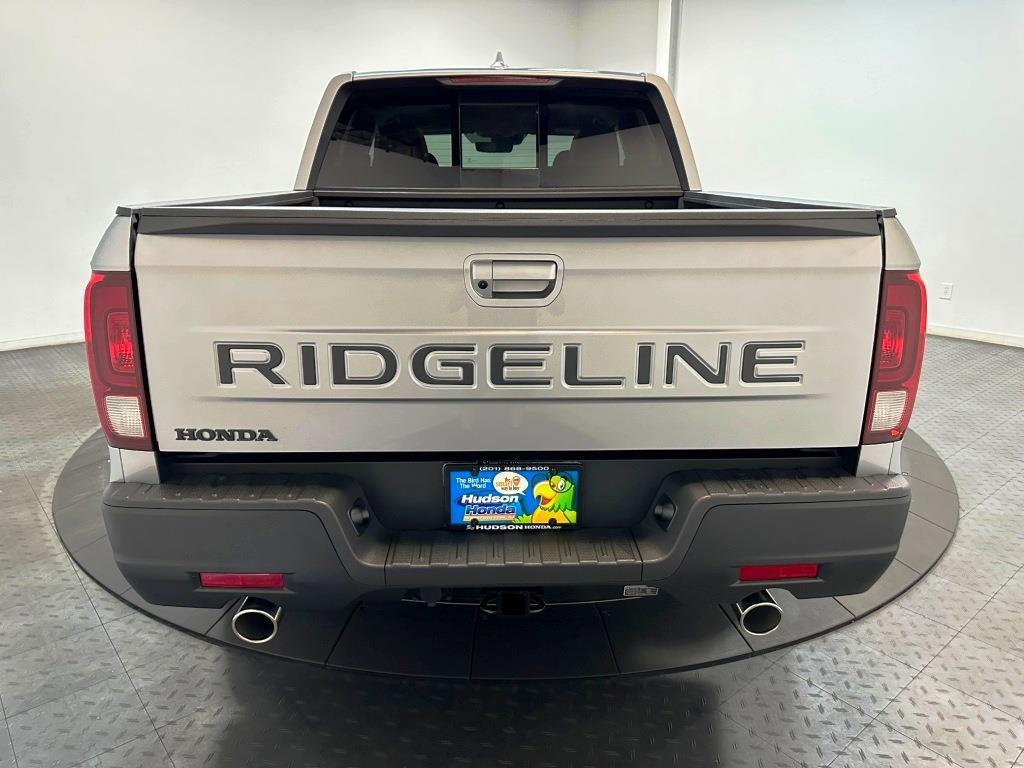 new 2025 Honda Ridgeline car, priced at $44,375