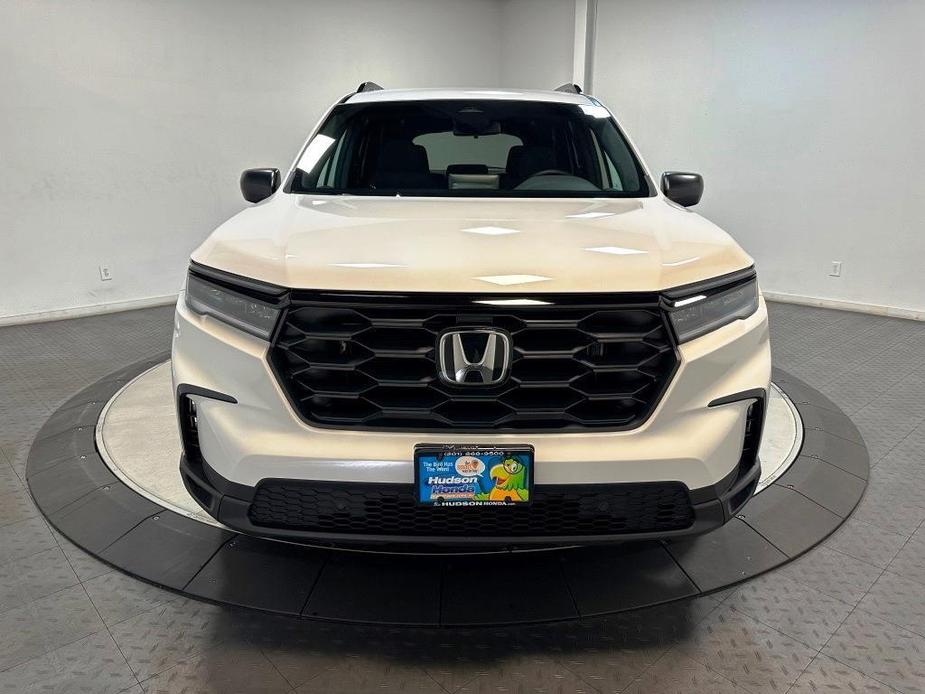 new 2025 Honda Pilot car, priced at $44,150