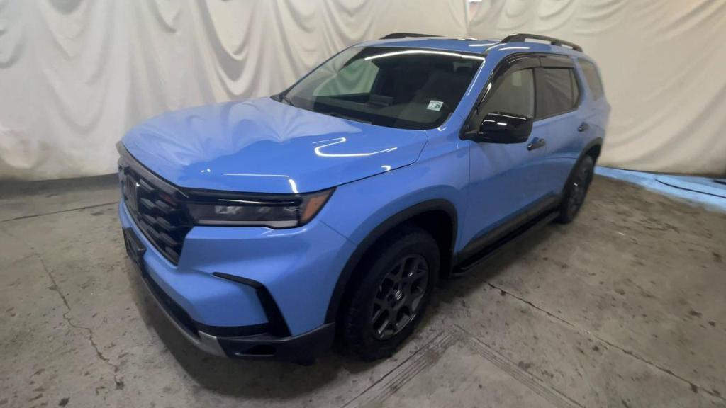 used 2024 Honda Pilot car, priced at $40,998
