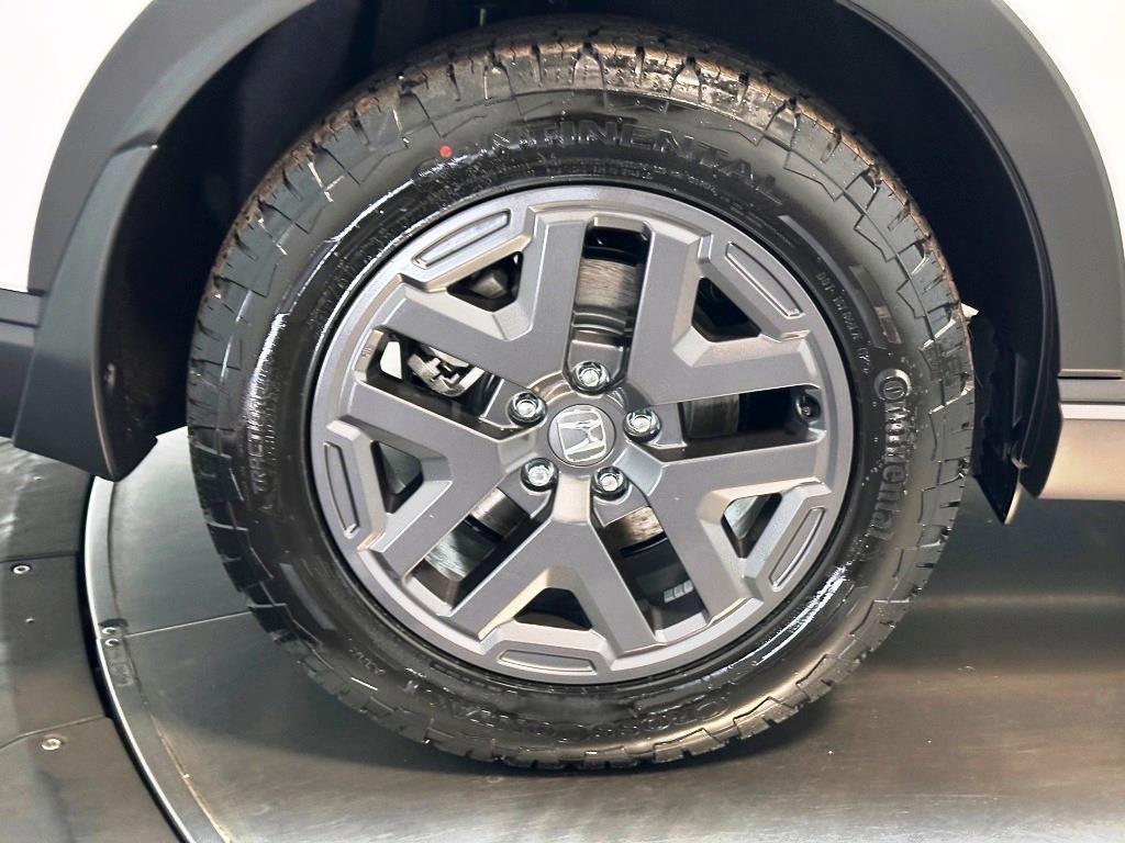 new 2026 Honda CR-V Hybrid car, priced at $39,205