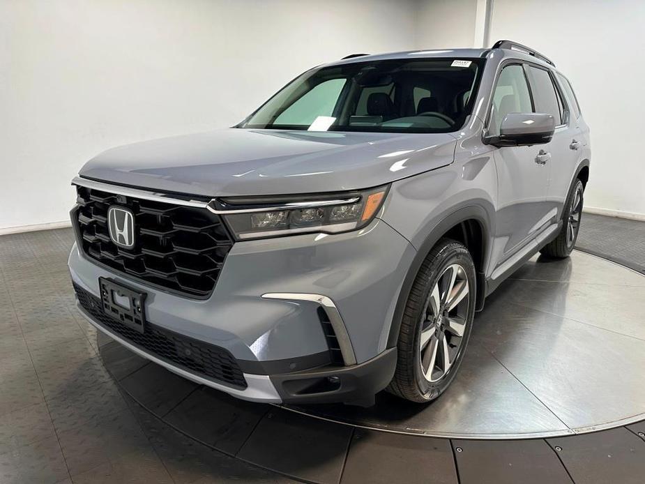 new 2025 Honda Pilot car, priced at $56,350