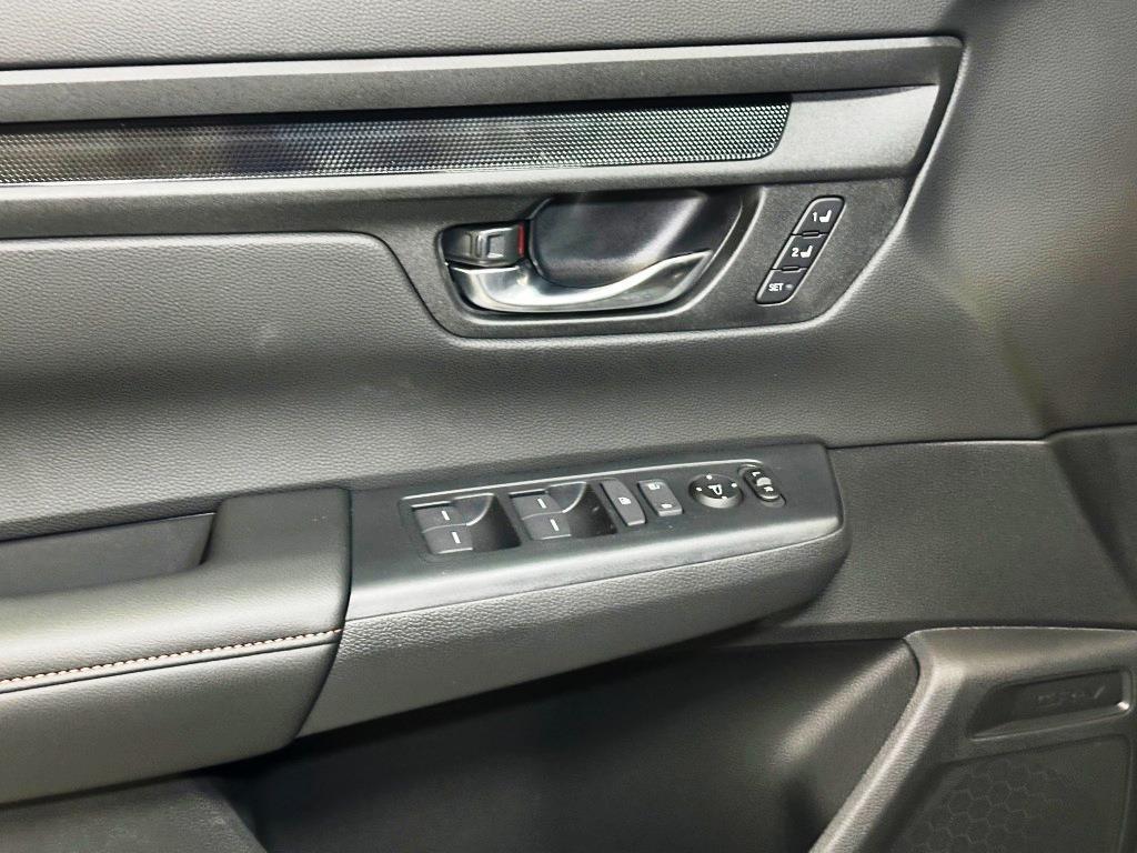 new 2026 Honda CR-V Hybrid car, priced at $41,675