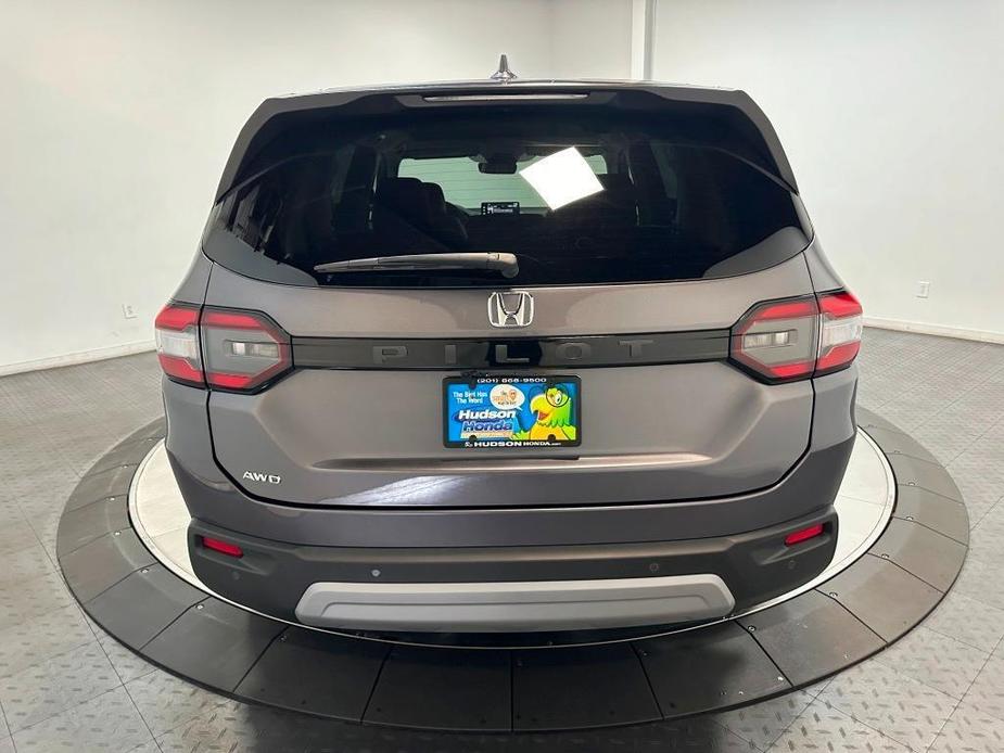 new 2025 Honda Pilot car, priced at $46,995