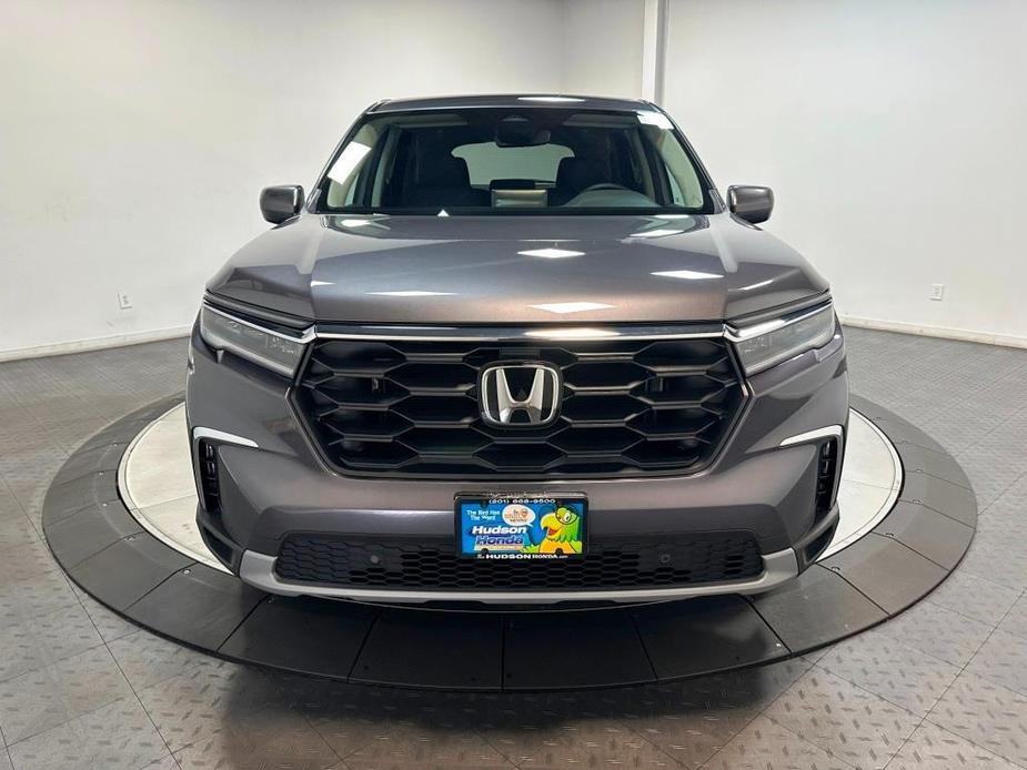 new 2025 Honda Pilot car, priced at $46,995