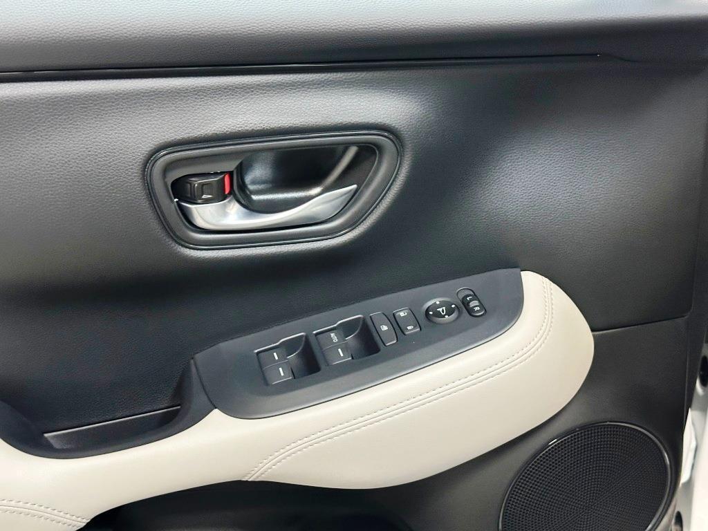 new 2026 Honda HR-V car, priced at $32,000