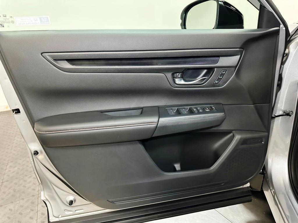 new 2026 Honda CR-V Hybrid car, priced at $41,675