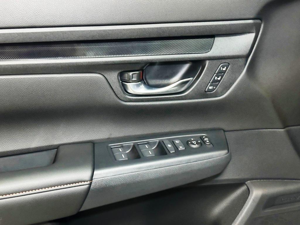 new 2026 Honda CR-V Hybrid car, priced at $41,675