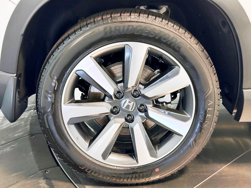 new 2025 Honda Pilot car, priced at $48,300