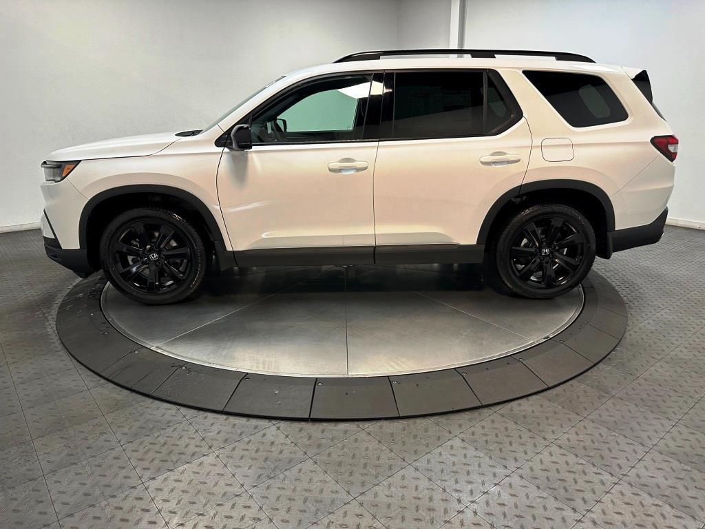 new 2025 Honda Pilot car, priced at $53,280