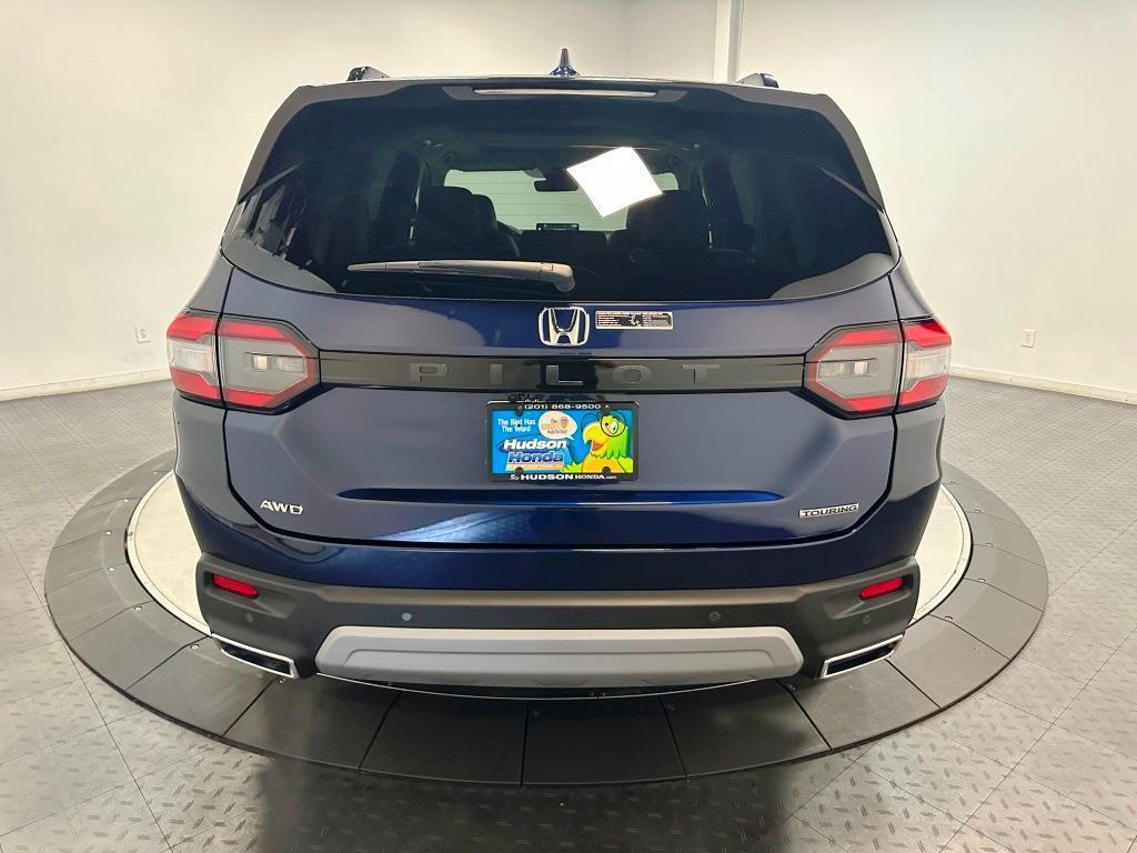 new 2025 Honda Pilot car, priced at $51,050