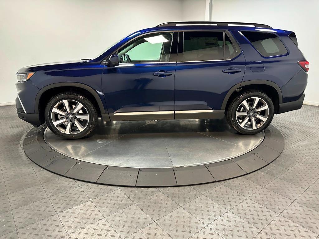 new 2025 Honda Pilot car, priced at $54,575