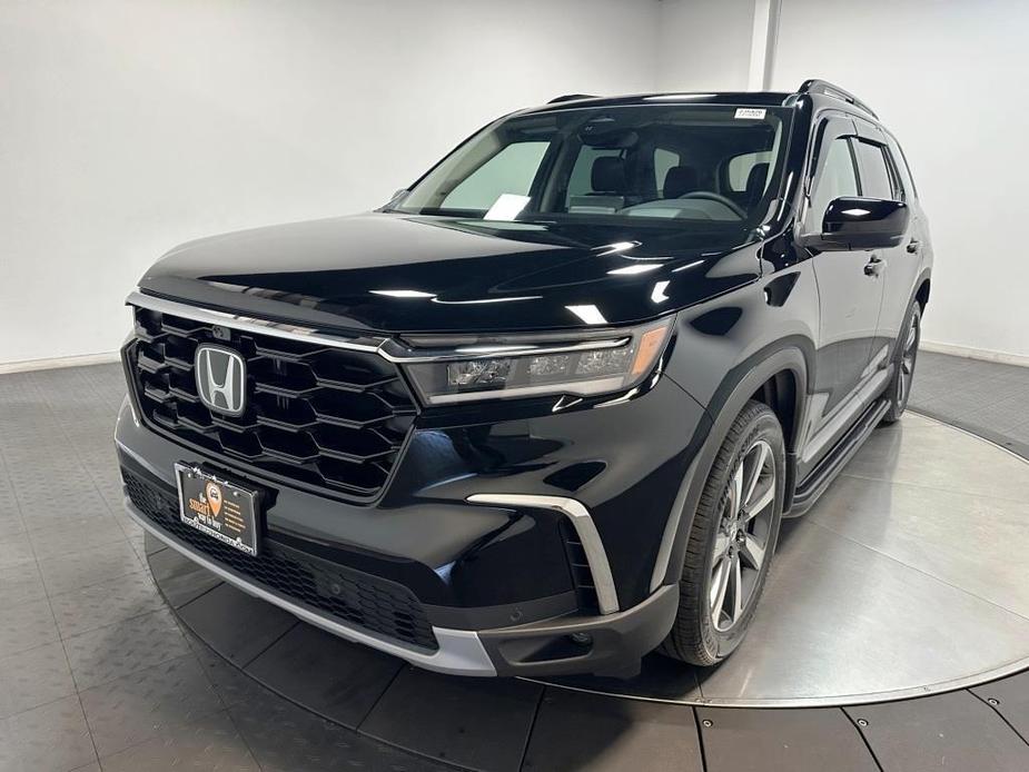 new 2025 Honda Pilot car, priced at $54,475