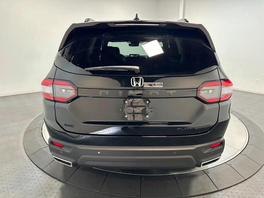 new 2025 Honda Pilot car, priced at $55,975