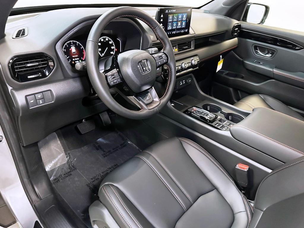 new 2025 Honda Pilot car, priced at $50,895