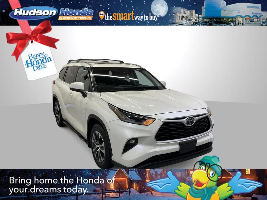 used 2021 Toyota Highlander car, priced at $22,995