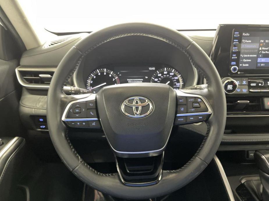 used 2021 Toyota Highlander car, priced at $22,995