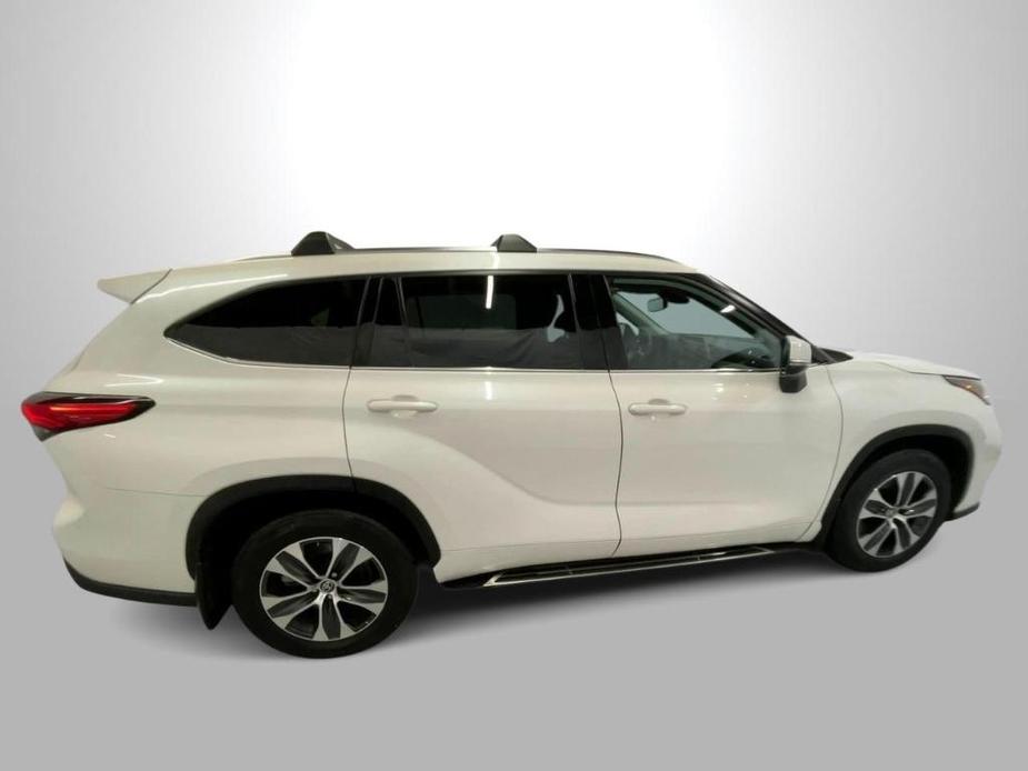 used 2021 Toyota Highlander car, priced at $22,995