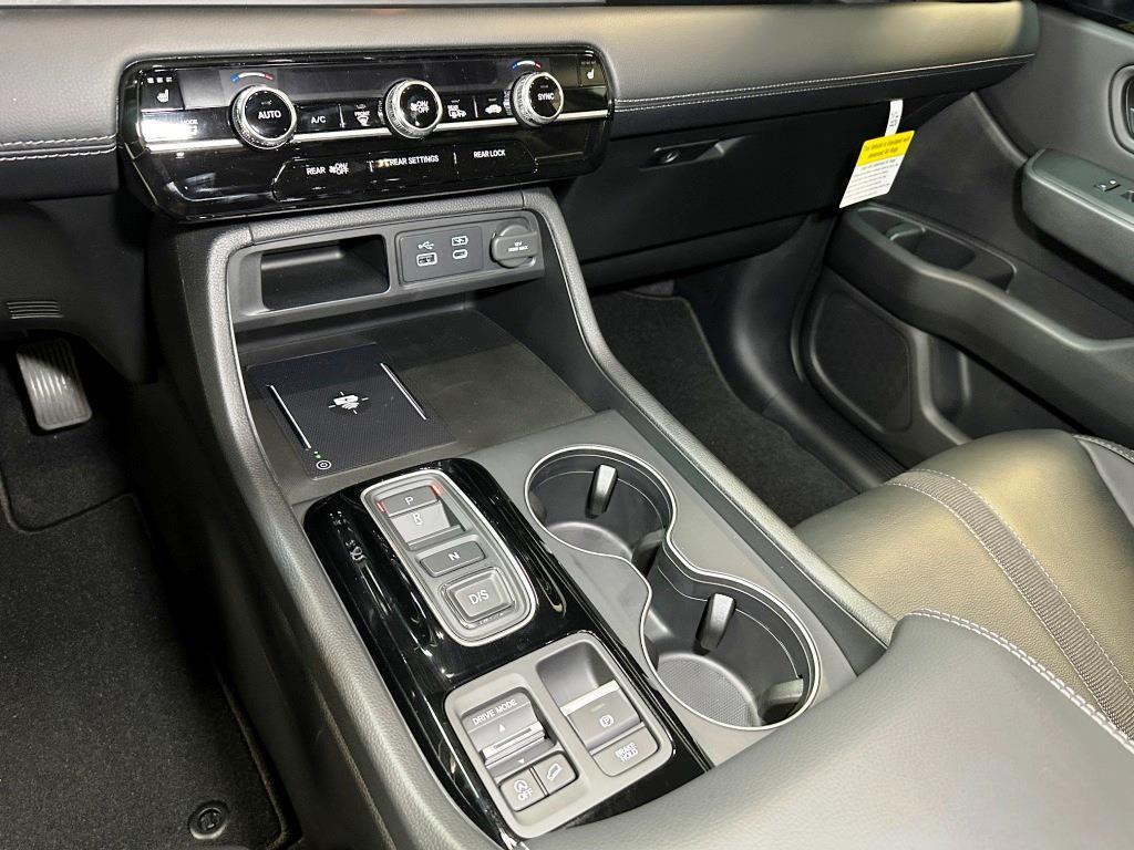 new 2025 Honda Pilot car, priced at $46,050