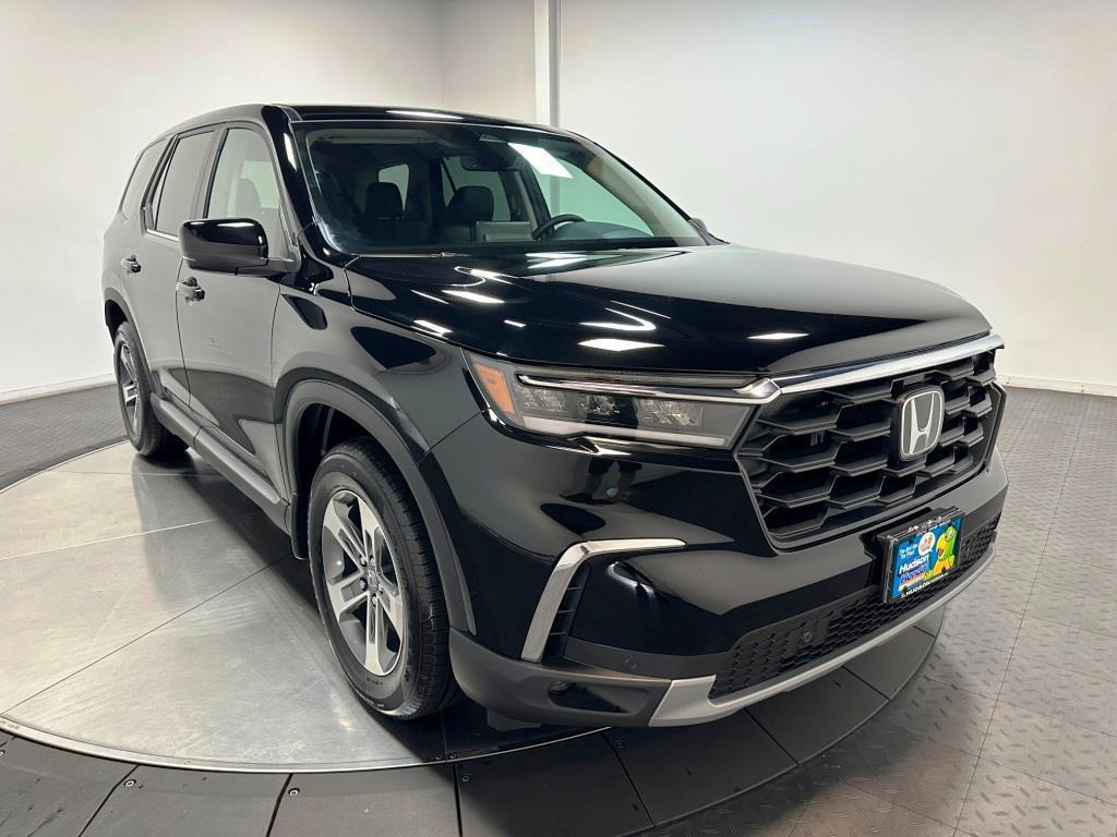 new 2025 Honda Pilot car, priced at $46,050