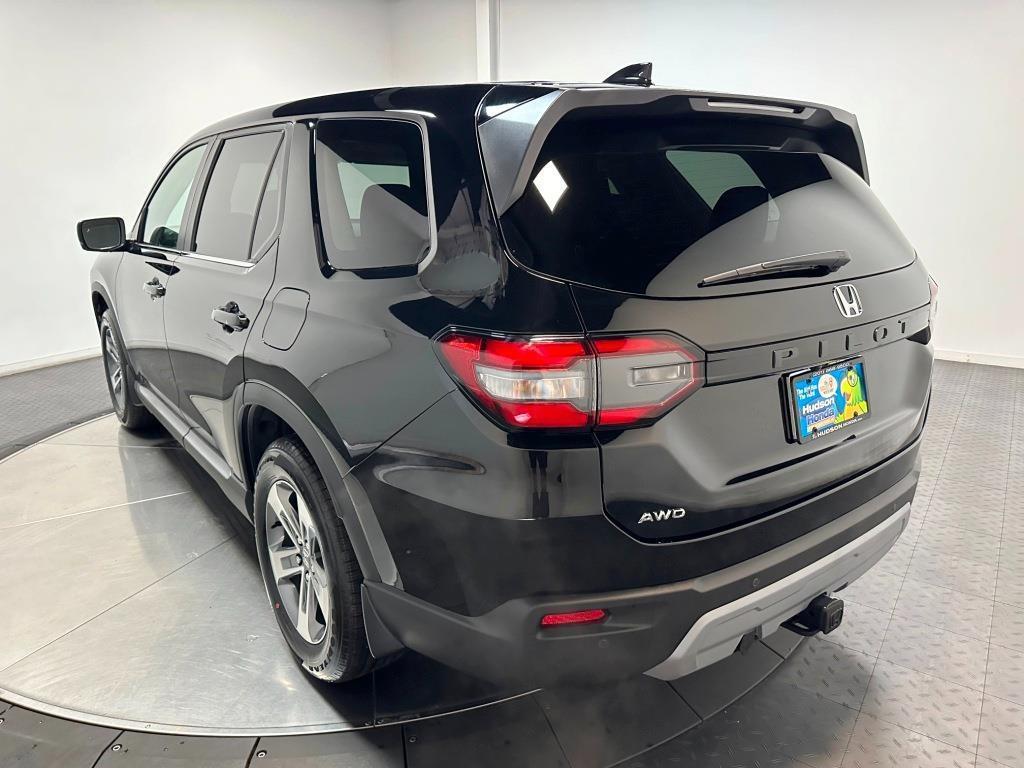 new 2025 Honda Pilot car, priced at $46,050