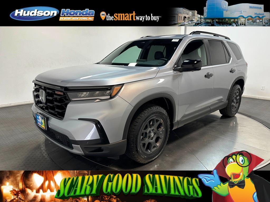 new 2025 Honda Pilot car, priced at $50,895