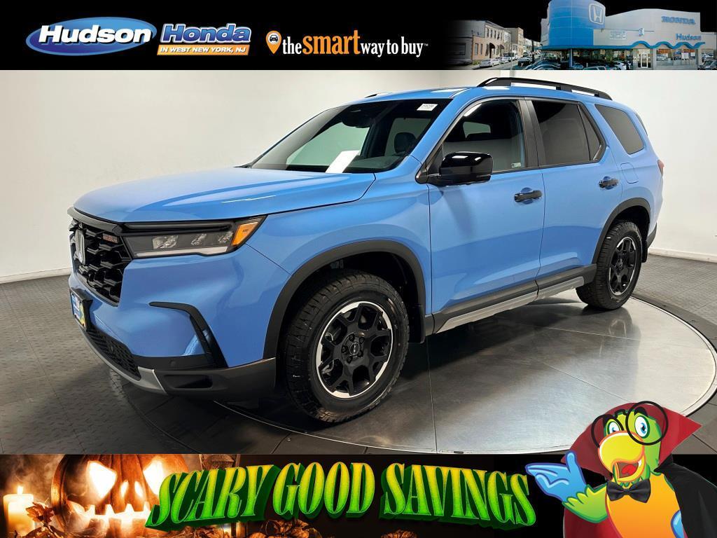 new 2025 Honda Pilot car, priced at $50,700