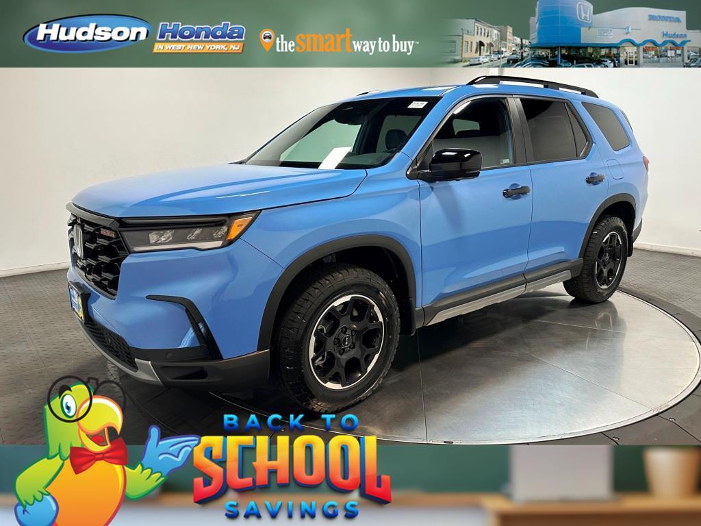 new 2025 Honda Pilot car, priced at $50,700
