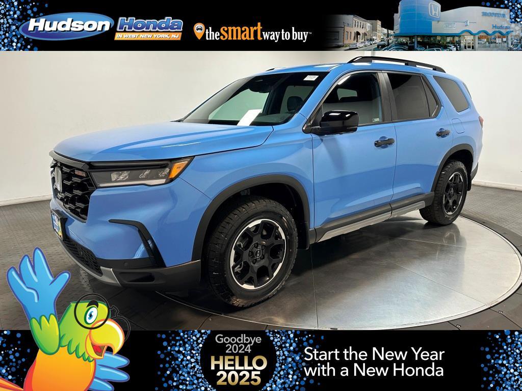 new 2025 Honda Pilot car, priced at $52,950