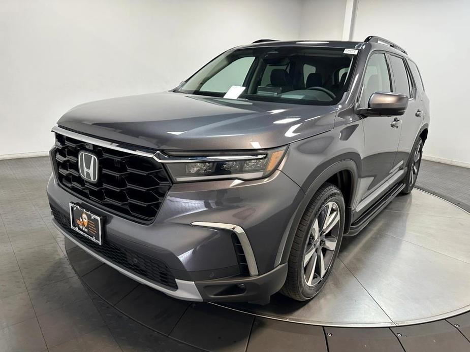 new 2025 Honda Pilot car, priced at $54,475