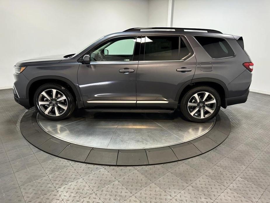 new 2025 Honda Pilot car, priced at $54,475