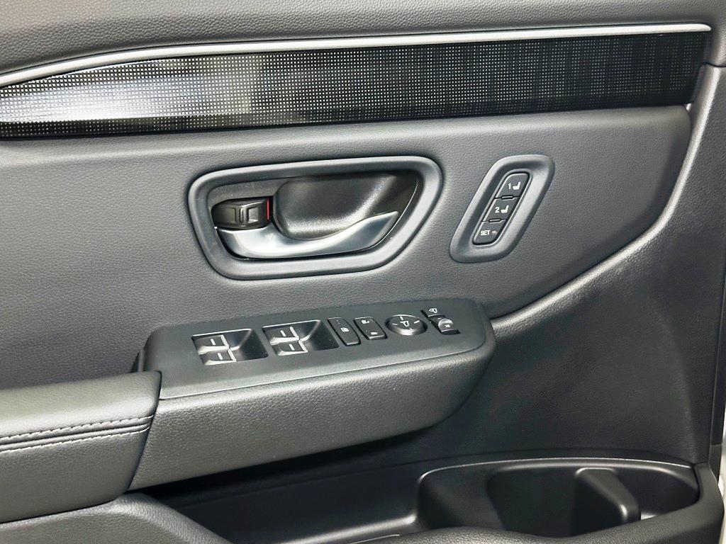 new 2025 Honda Pilot car, priced at $51,780