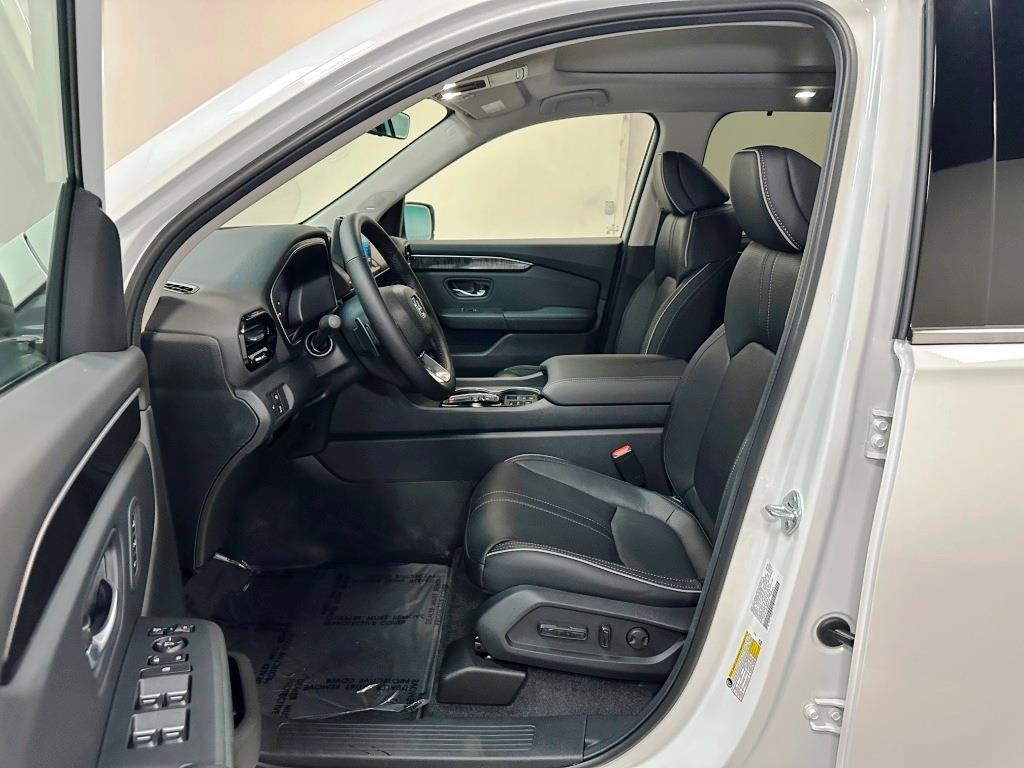 new 2025 Honda Pilot car, priced at $51,780