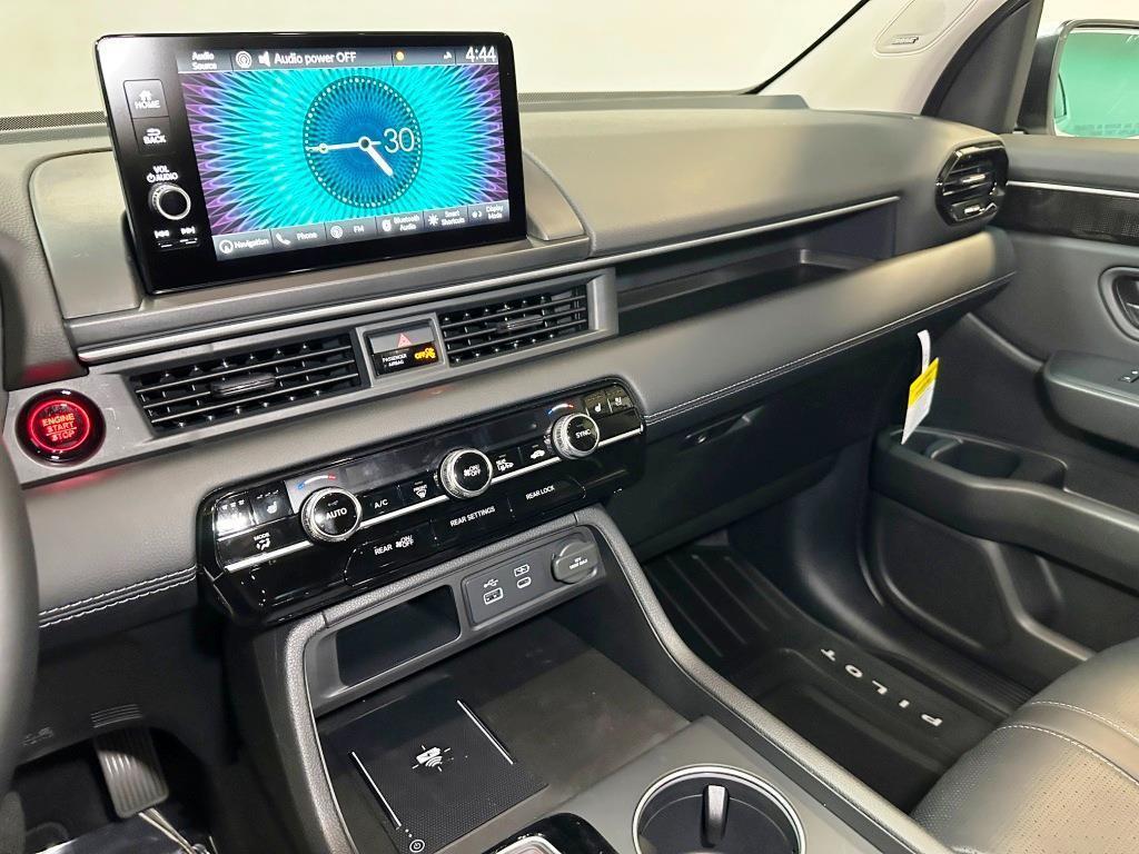 new 2025 Honda Pilot car, priced at $51,780