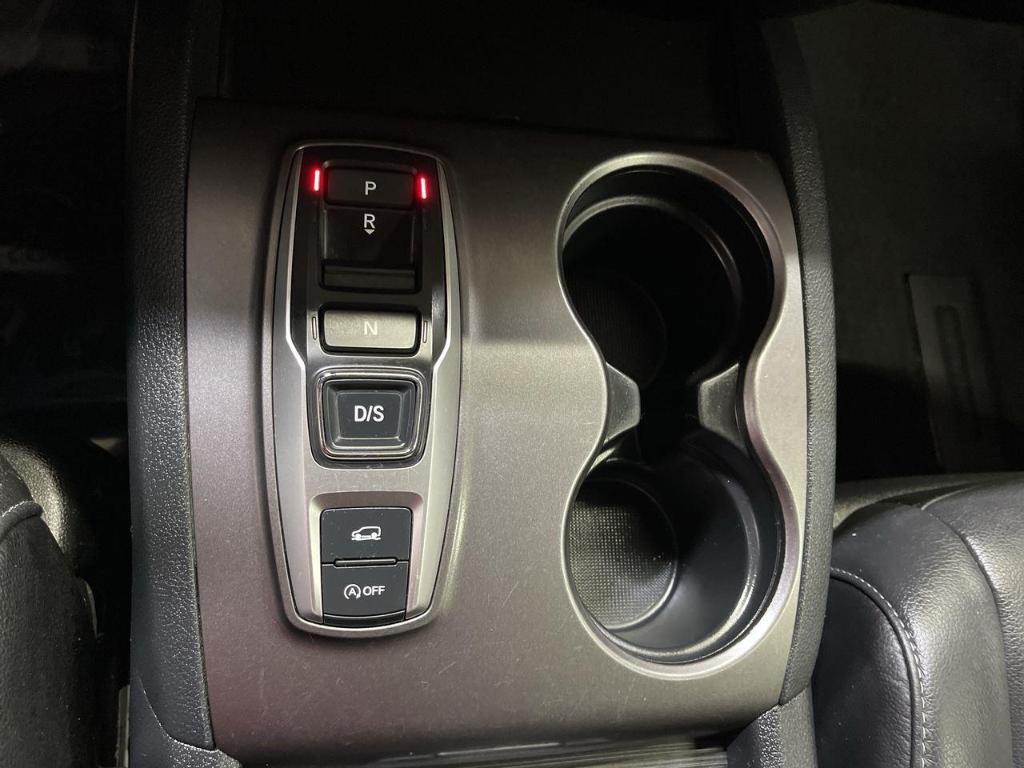 used 2022 Honda Pilot car, priced at $29,288