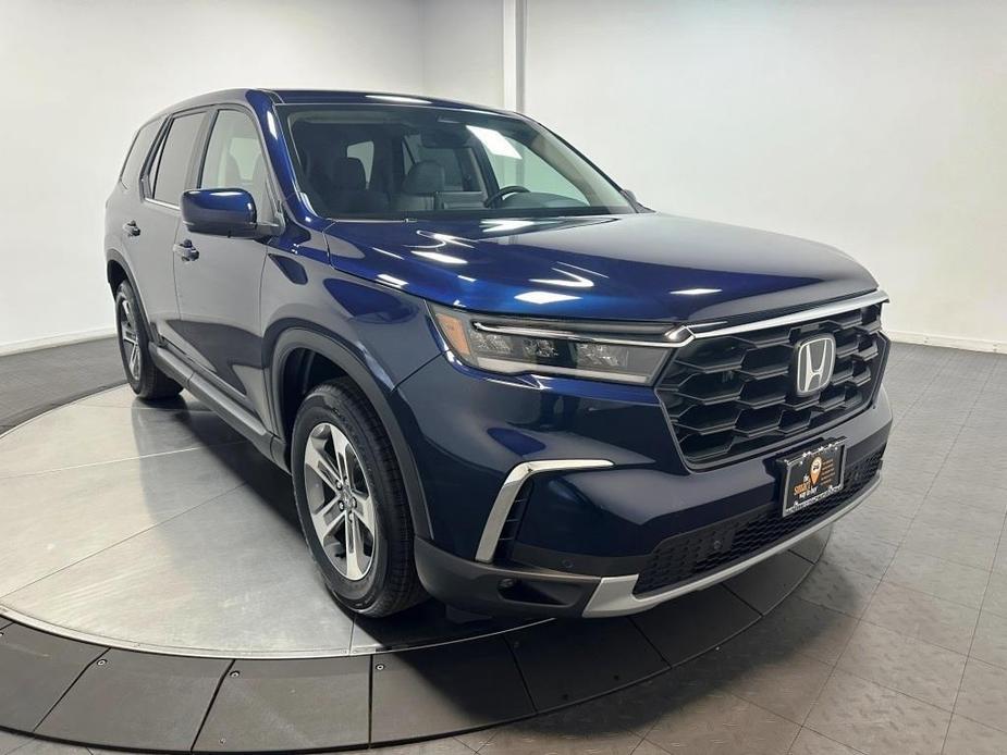 new 2025 Honda Pilot car, priced at $47,725