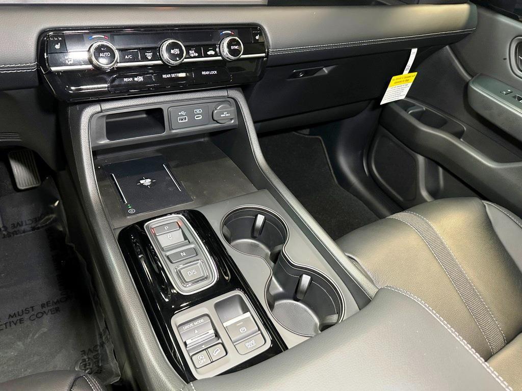 new 2025 Honda Pilot car, priced at $46,050