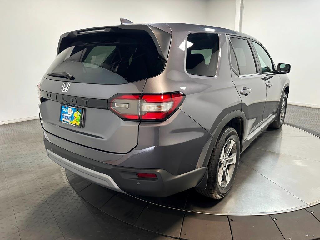 new 2025 Honda Pilot car, priced at $46,050