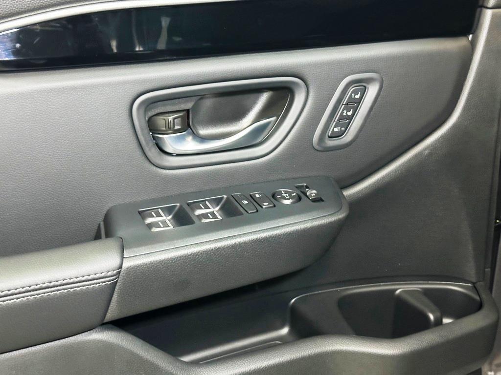 new 2025 Honda Pilot car, priced at $46,050