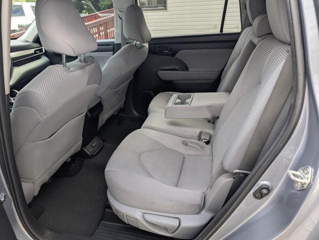used 2023 Toyota Highlander car, priced at $27,900