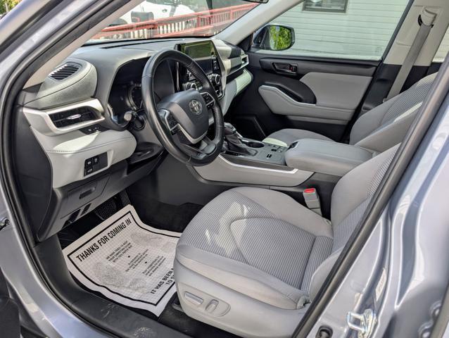 used 2023 Toyota Highlander car, priced at $27,900