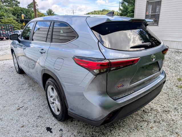 used 2023 Toyota Highlander car, priced at $27,900