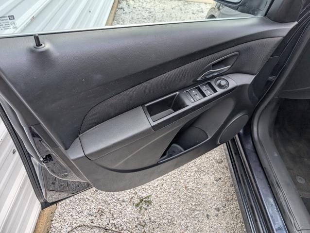 used 2014 Chevrolet Cruze car, priced at $7,500